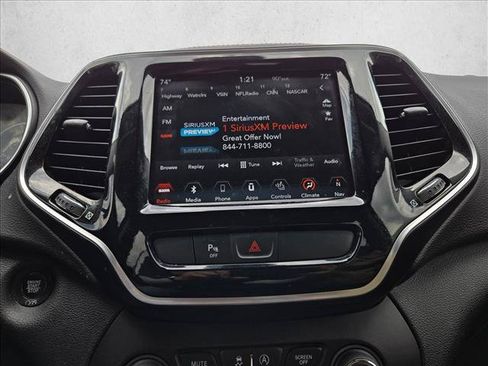 Used 2019 Jeep Cherokee Limited AWD/4WD image 15