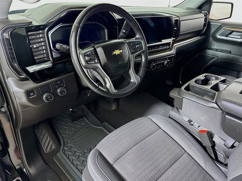 Used 2025 Chevrolet Silverado 1500 LT image 7