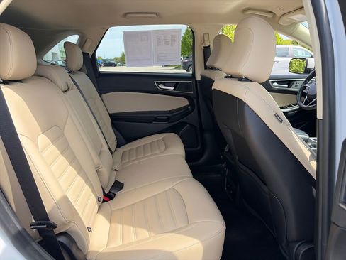 Used 2024 Ford Edge SEL w/ Convenience Package AWD/4WD image 32