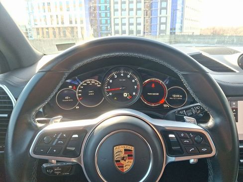 Used 2021 Porsche Cayenne S image 21