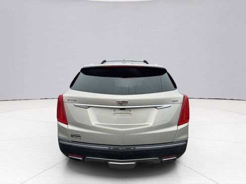 Used 2017 Cadillac XT5 Platinum w/ Driver Assist Package image 4