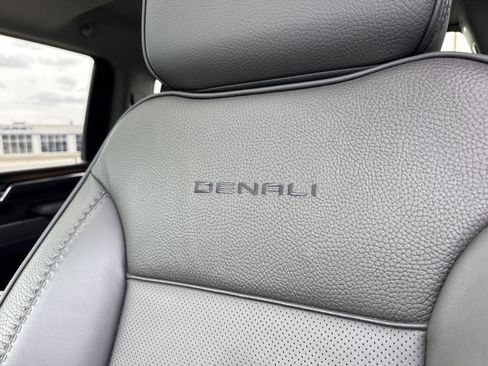Used 2025 GMC Sierra 2500 Denali image 23