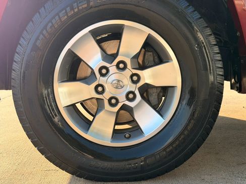Used 2011 Toyota 4Runner SR5 w/ Premium Pkg w/Leather AWD/4WD image 12