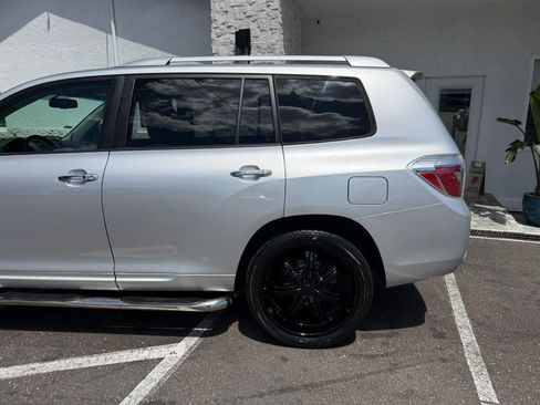 Used 2009 Toyota Highlander Limited AWD/4WD image 11