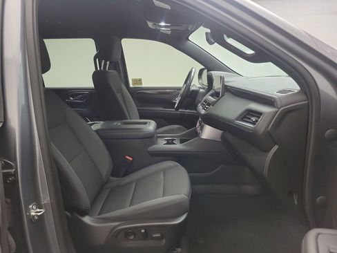 Used 2021 GMC Yukon SLE image 28