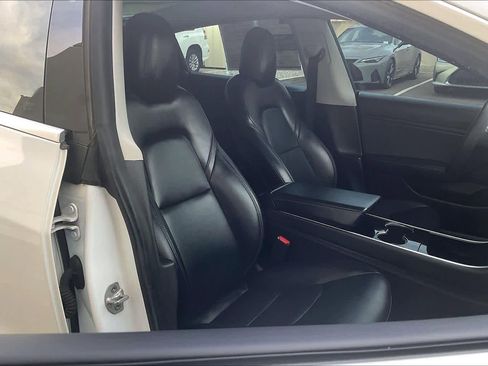 Used 2019 Tesla Model 3 Standard Range image 7