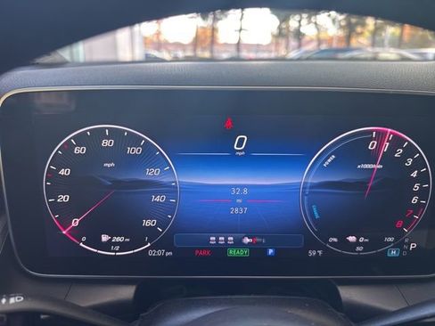 Used 2025 Mercedes-Benz GLC 350e 4MATIC image 18