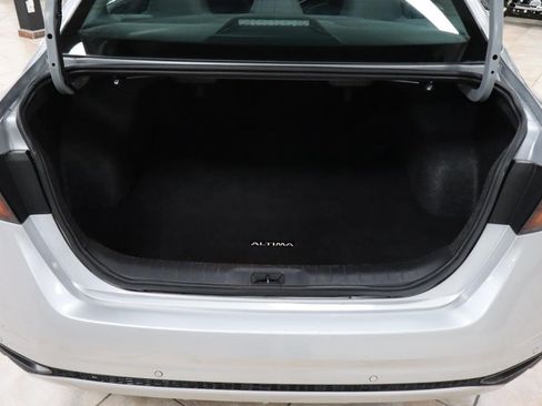 Used 2024 Nissan Altima 2.5 SV FWD image 19