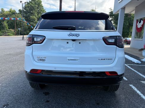 Certified 2025 Jeep Compass Limited w/ Elite Group AWD/4WD image 8