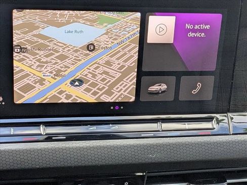 Used 2022 Volkswagen GTI SE image 12