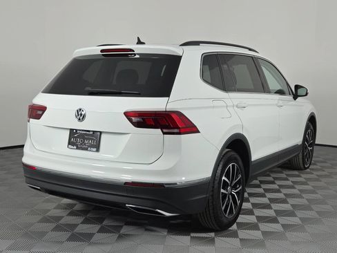 Used 2021 Volkswagen Tiguan SE w/ Panoramic Sunroof Package AWD/4WD image 7