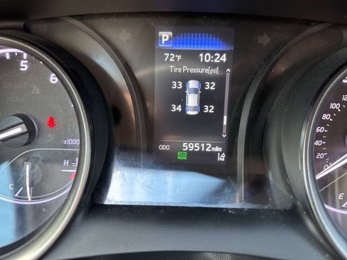 Used 2022 Toyota Camry SE image 28