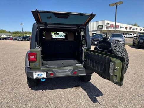 Used 2023 Jeep Wrangler Unlimited Rubicon 4xe w/ Cold Weather Group AWD/4WD image 6