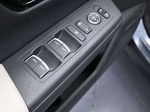 Used 2025 Honda CR-V EX-L image 17