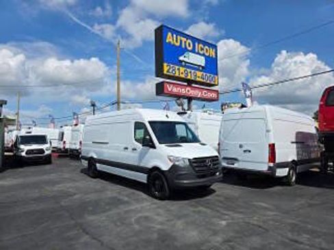 Used 2025 Mercedes-Benz Sprinter 2500 image 25