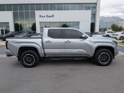 Used 2024 Toyota Tacoma TRD Sport AWD/4WD image 2