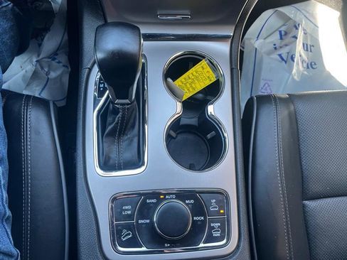 Used 2021 Jeep Grand Cherokee Overland image 13