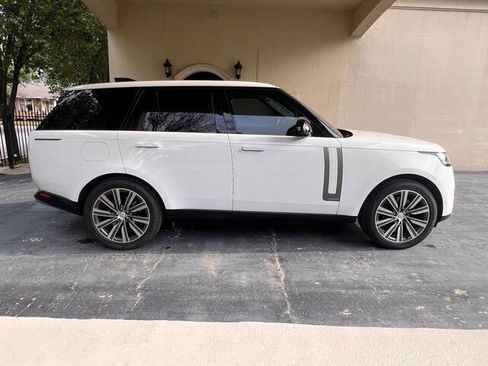 Used 2023 Land Rover Range Rover Autobiography AWD/4WD image 3