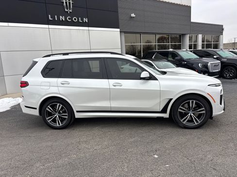Used 2023 BMW X7 xDrive40i w/ M Sport Package image 8