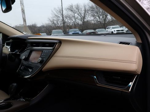 Used 2013 Toyota Avalon Limited image 9