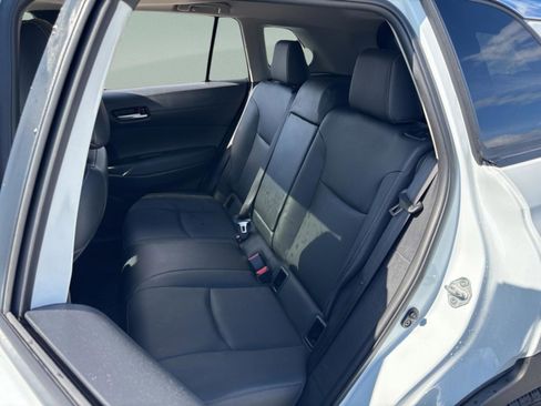 Used 2022 Toyota Corolla Cross XLE w/ Convenience Package image 28