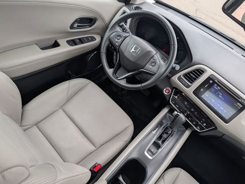 Used 2017 Honda HR-V EX-L image 9