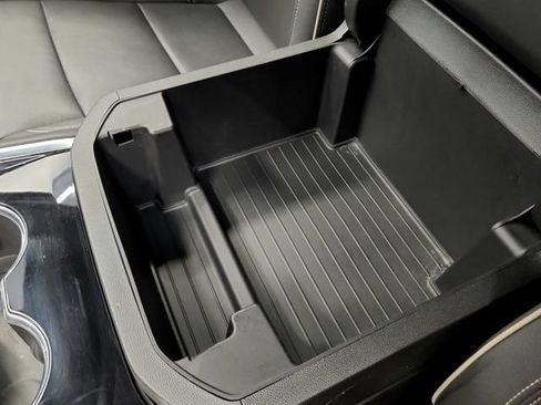 Used 2025 Chevrolet Tahoe Premier RWD image 31