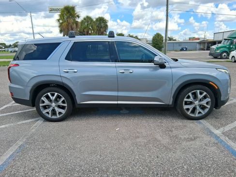 Used 2020 Hyundai Palisade SEL w/ Premium Package FWD image 2