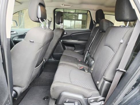 Used 2019 Dodge Journey SE image 14