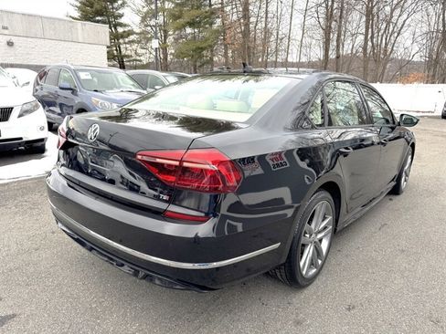 Used 2018 Volkswagen Passat 2.0T R-Line image 5