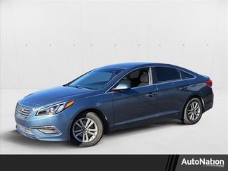 Used 2015 Hyundai Sonata SE image 1