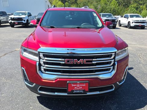 Used 2023 GMC Acadia SLE w/ Driver Convenience Package FWD image 3