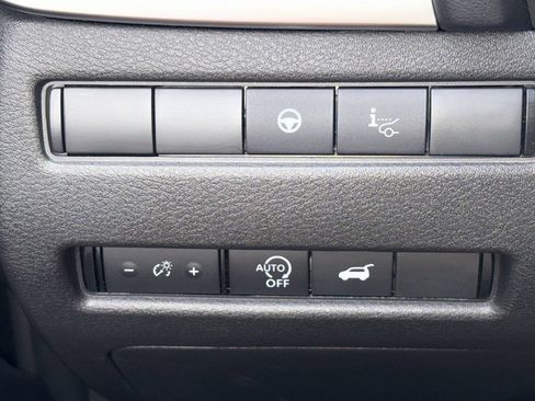 Certified 2026 Nissan Rogue Platinum w/ Platinum Premium Package AWD/4WD image 30