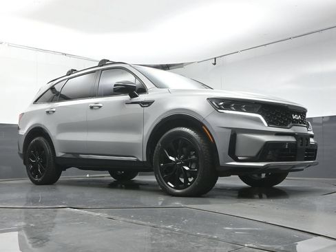 Used 2023 Kia Sorento SX AWD/4WD image 40