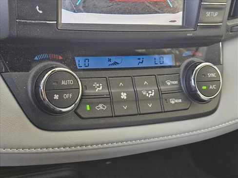 Used 2018 Toyota RAV4 LE AWD/4WD image 13