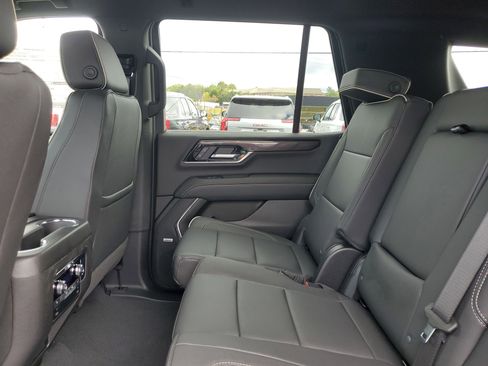 New 2026 GMC Yukon Elevation image 9