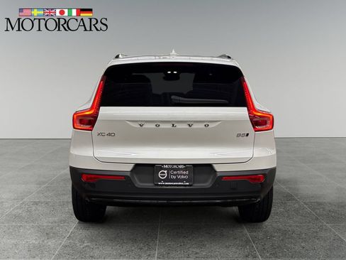 Certified 2024 Volvo XC40 B5 Plus w/ Climate Package AWD/4WD image 4