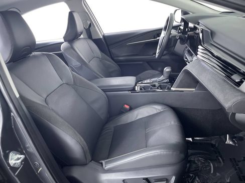 Used 2025 Toyota Camry XLE FWD image 23