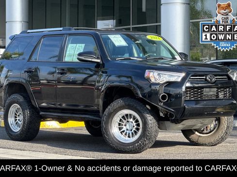 Used 2021 Toyota 4Runner SR5 Premium w/ Moonroof Package image 2