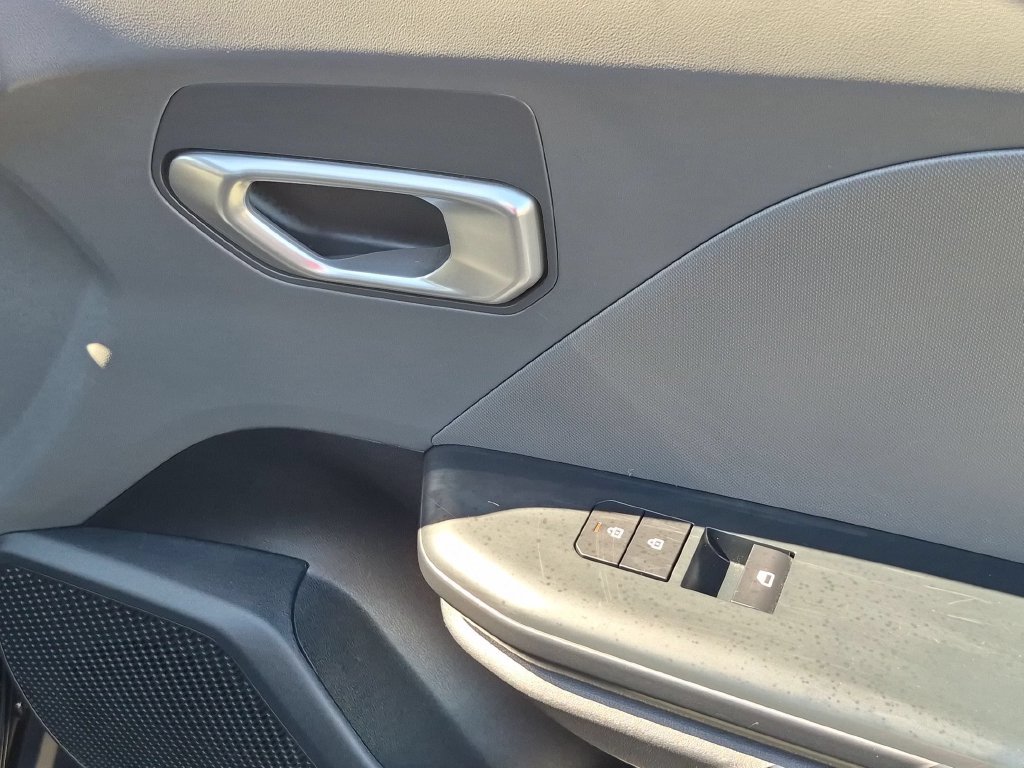 Used 2025 Kia K4 FWD image 31