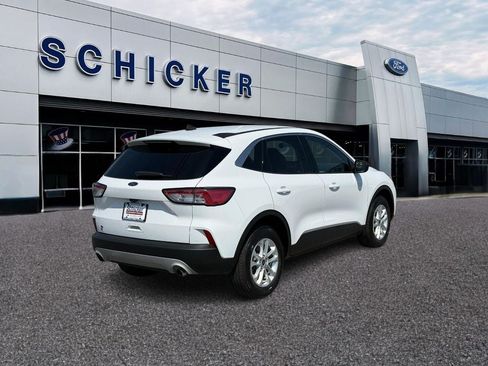 Used 2022 Ford Escape SE w/ Convenience Package AWD/4WD image 2