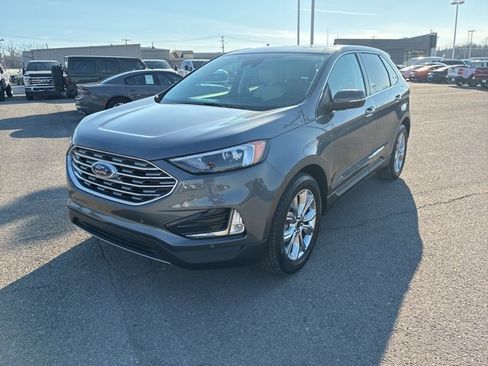 Used 2024 Ford Edge Titanium image 2