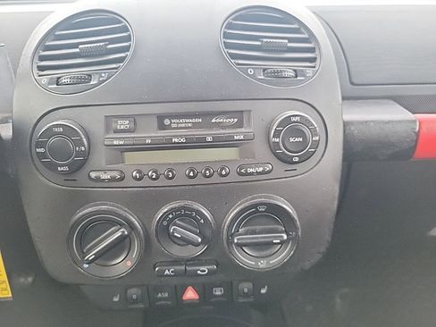 Used 2003 Volkswagen Beetle GLS FWD image 13