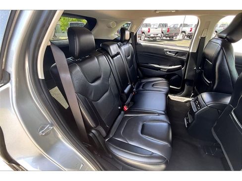Used 2022 Ford Edge Titanium image 27