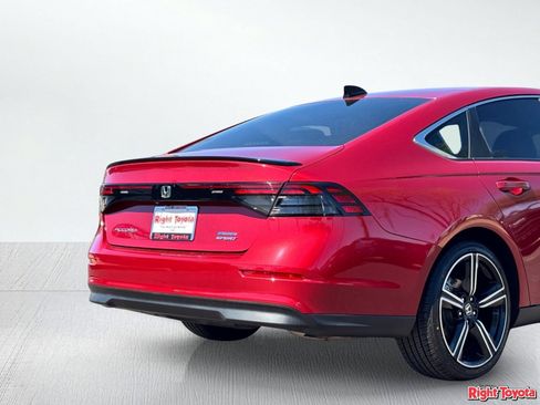 Used 2024 Honda Accord Sport image 11