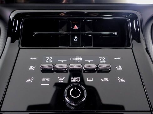 New 2025 Porsche Panamera 4 image 17