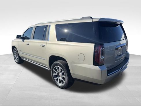 Used 2016 GMC Yukon XL Denali image 4