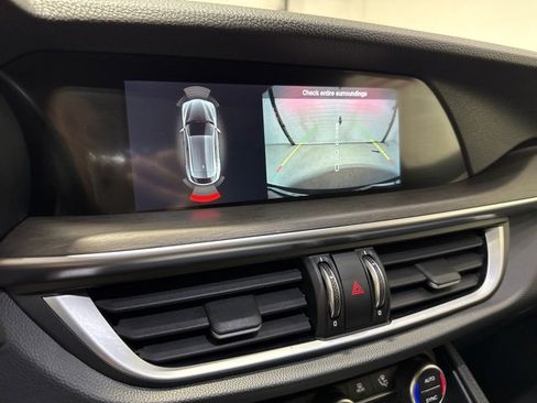 Used 2022 Alfa Romeo Stelvio Ti image 22