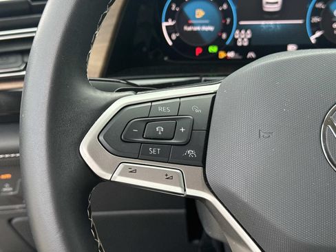 Used 2025 Volkswagen Atlas SE FWD image 22