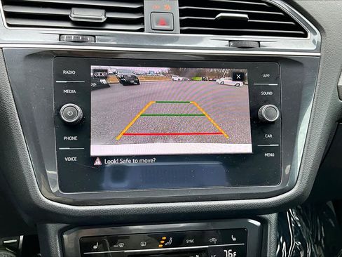 Used 2022 Volkswagen Tiguan SE R-Line image 26